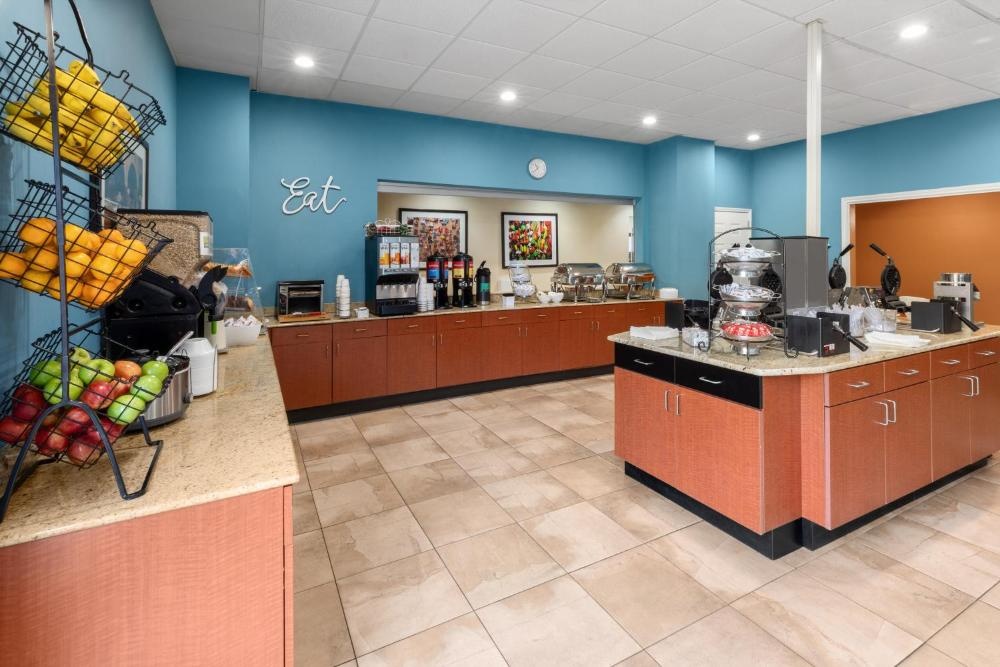 La Quinta Inn & Suites by Wyndham San Antonio Medical Center Image 10
