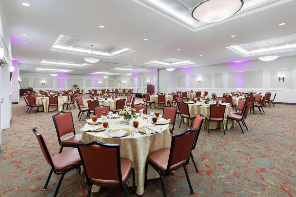 La Quinta Inn & Suites by Wyndham San Antonio Medical Center Image 17