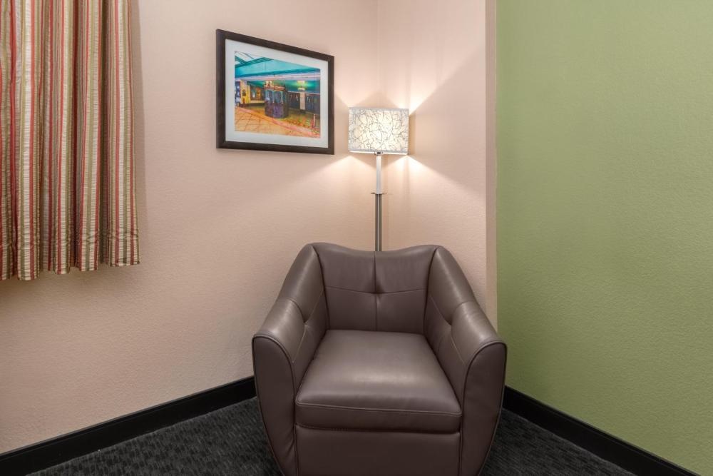 La Quinta Inn & Suites by Wyndham San Antonio Medical Center Image 29