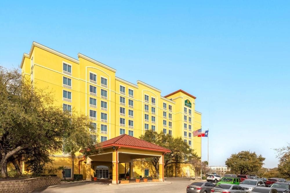 La Quinta Inn & Suites by Wyndham San Antonio Medical Center Image 47