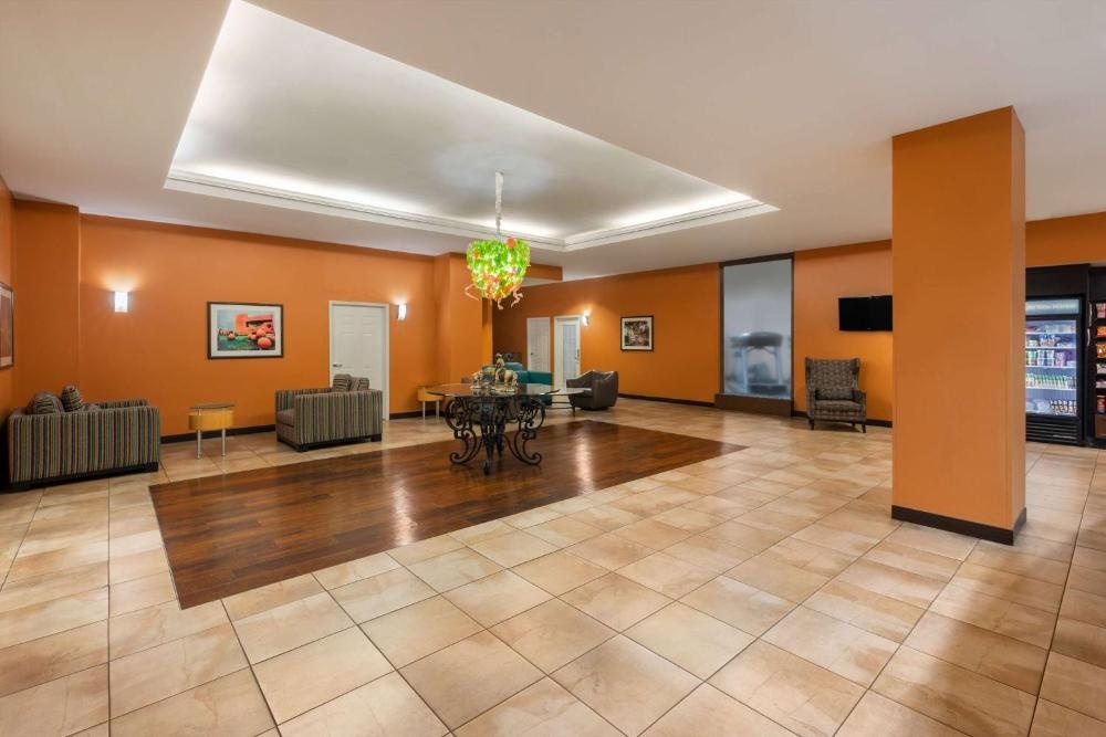La Quinta Inn & Suites by Wyndham San Antonio Medical Center Image 50