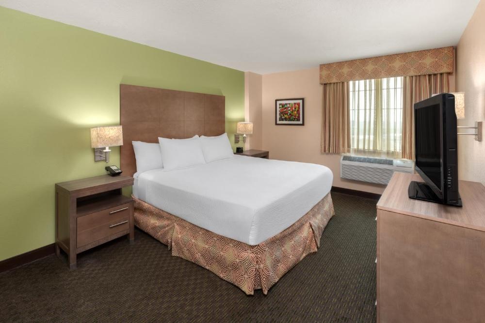 La Quinta Inn & Suites by Wyndham San Antonio Medical Center Image 6